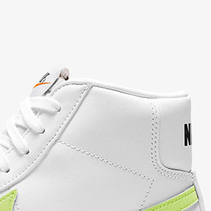Nike Authentic Blazer Sapatilhas Casuais de Cano Médio para Mulher com Envolvimento Antiderrapante CZ1055-108