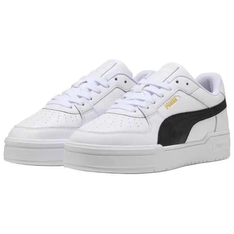 Baskets Puma CA Pro Classic 2, modèle blanc et noir, 402366-05.
