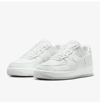 Nike Authentic Air Force 1 AF1 ženske klasične tenisice s debelim potplatom HV6011-111