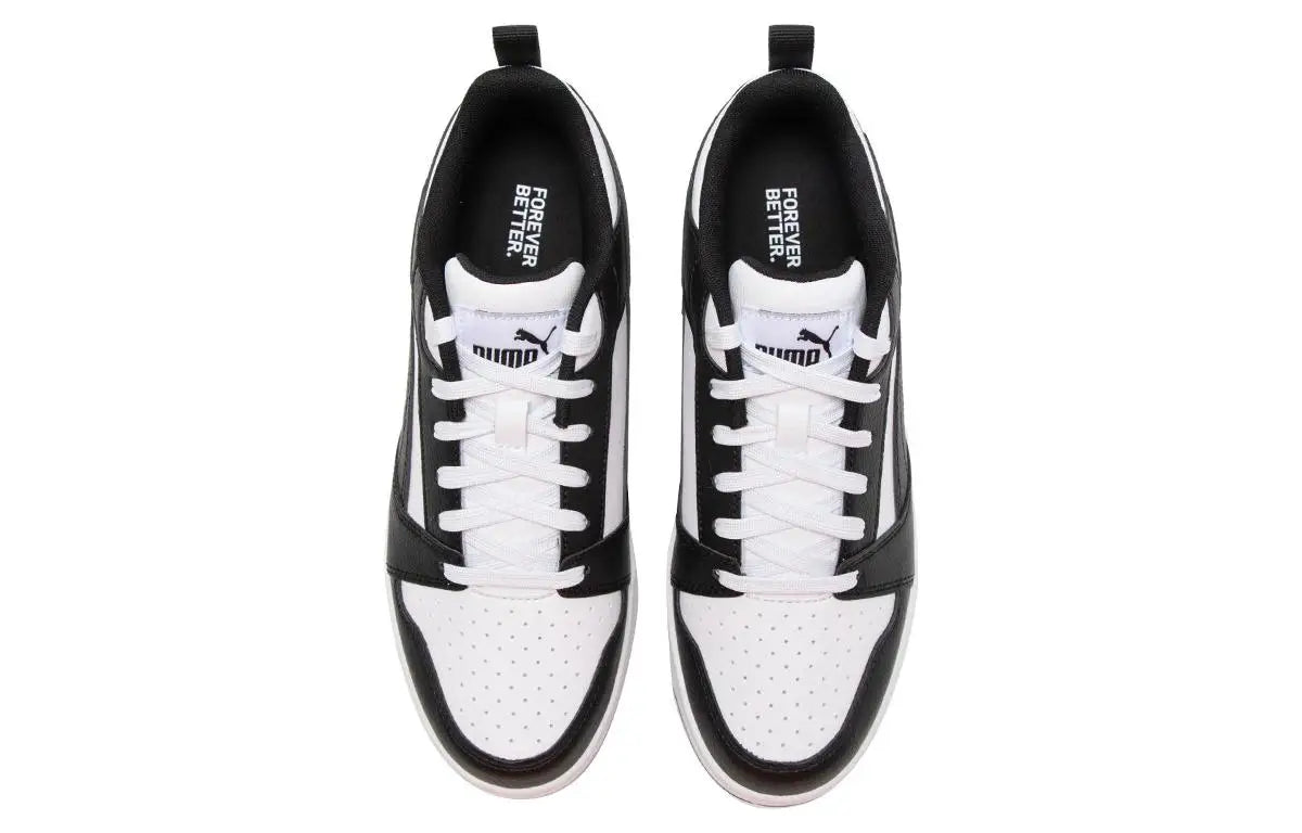 Baskets Puma Rebound V6 Low, modèle noir et blanc, 392328-01.